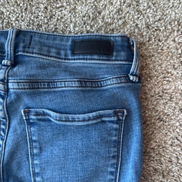 Abercrombie & Fitch Harper Low Rise Super Skinny Jeans - Picture 3 of 4
